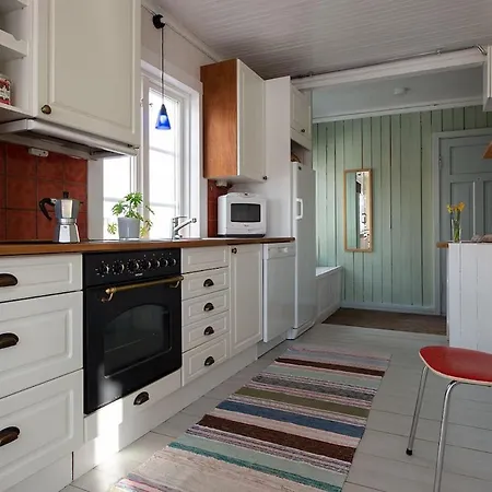 Mid-century Seaside Retreat In Harbor דירה