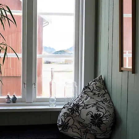 Mid-century Seaside Retreat In Harbor Apartman *